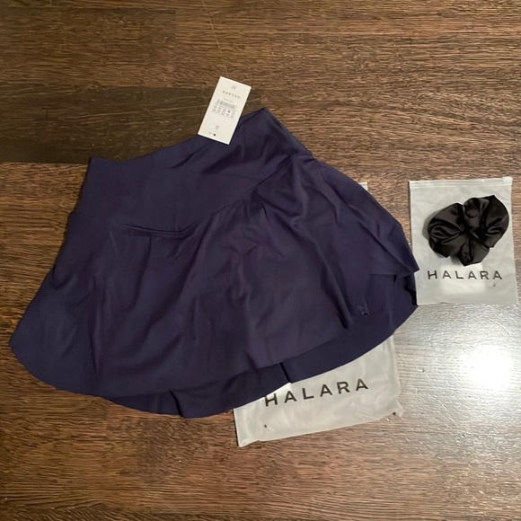 HALARA Dresses & Skirts - Halara Crossover Skirt
